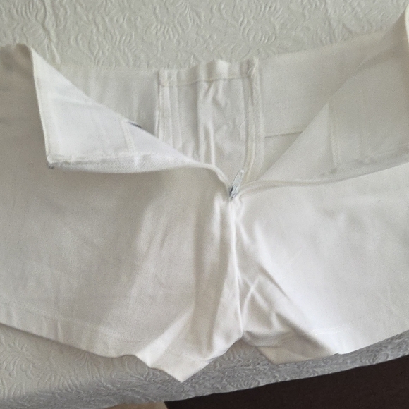 5th & Ocean White Lace-Up Shorts - Picture 6 of 9